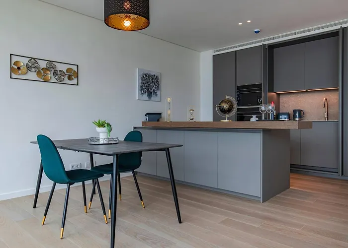 Prata Riverside Xiv By Innkeeper